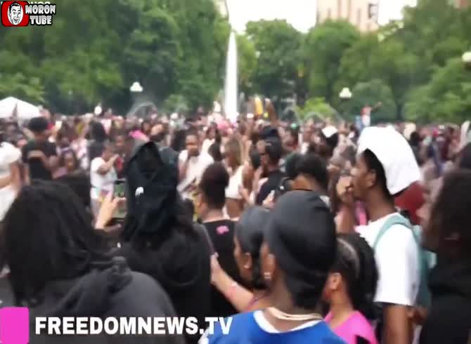 Video :New York's Pride festivities turn violent and chaotic